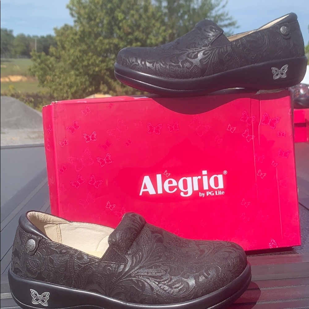 New Alegria KEL-431 Black Emboss Paisley Sz 36(6)